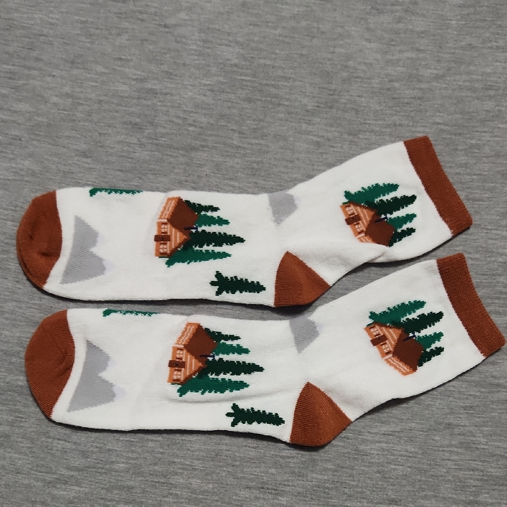 🔴 Color Block Christmas Xmas Holiday Log Cabin Winter Fall Season Crew Socks